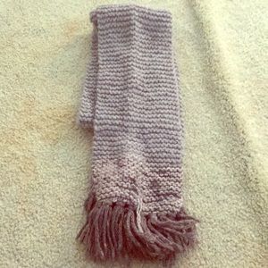 My ex bought me this scarf trynna ditch the past